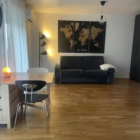 Apartman Studio Lumineux *